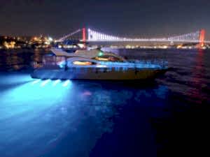 Özel davetler için yat organizasyonu